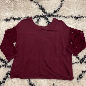 American Eagle Quarter Length Sleeve Cropped Shirt